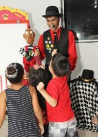 Museu dos Brinquedos recebe o show “Desenhos Mágicos” do arte-educador Marcinho de Castro